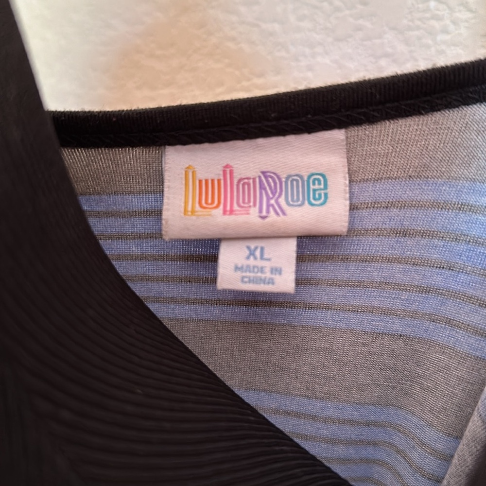 Preowned LuLaRoe tank top - Picture 3 of 4